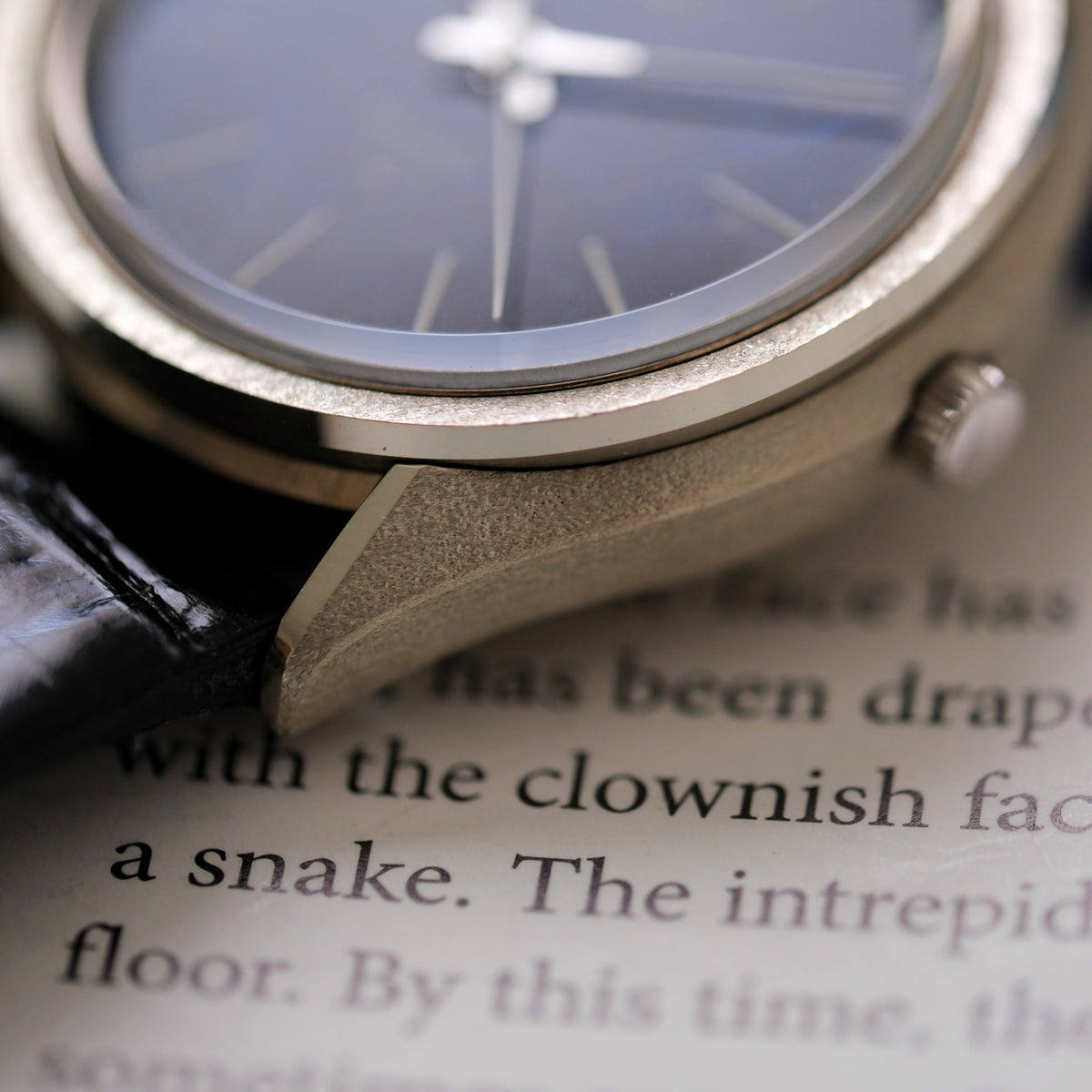 Seiko Quartz VFA 3820-6000 Sodalite
